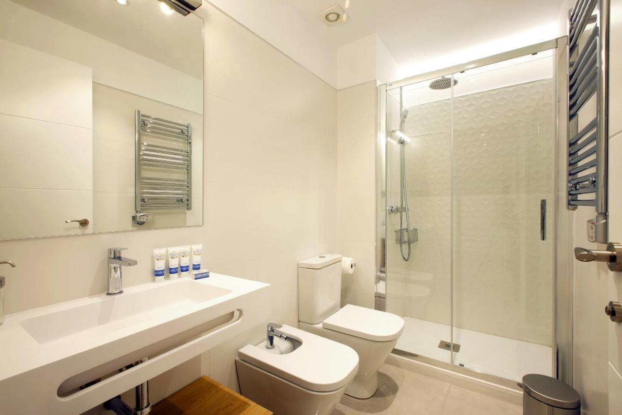 Gran Via Suites Madrid Exteriör bild