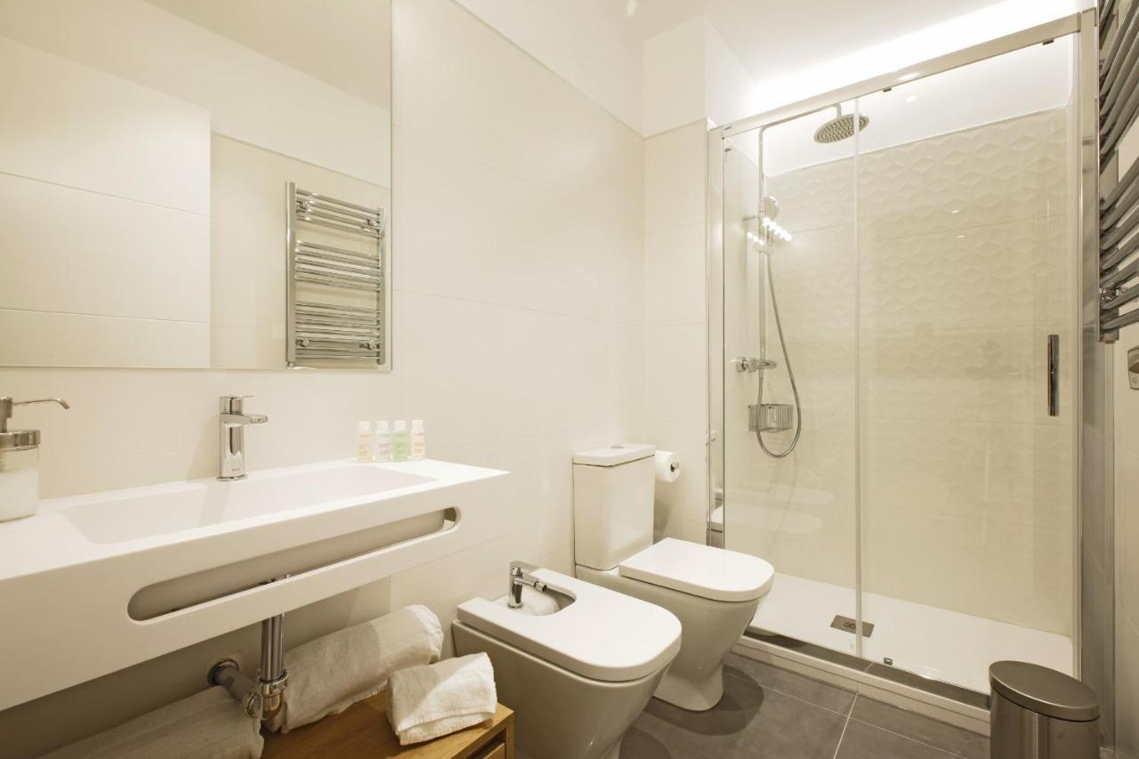 Gran Via Suites Madrid Exteriör bild